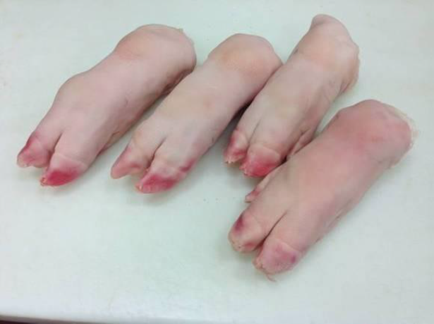 PIEDS AVANT DES PORC,10 KILO/CARTON, prix/kilo